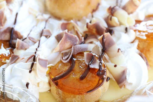 gâteau saint-honoré (choux, chantilly et crème pâtissière)