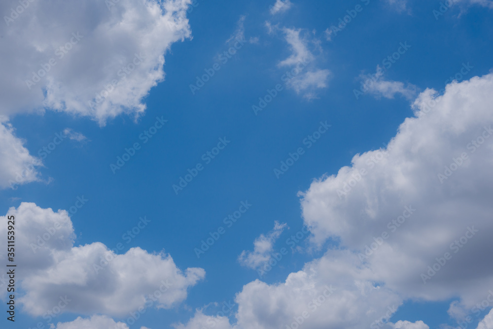 Fototapeta premium Blue Sky With Clouds backgrounders
