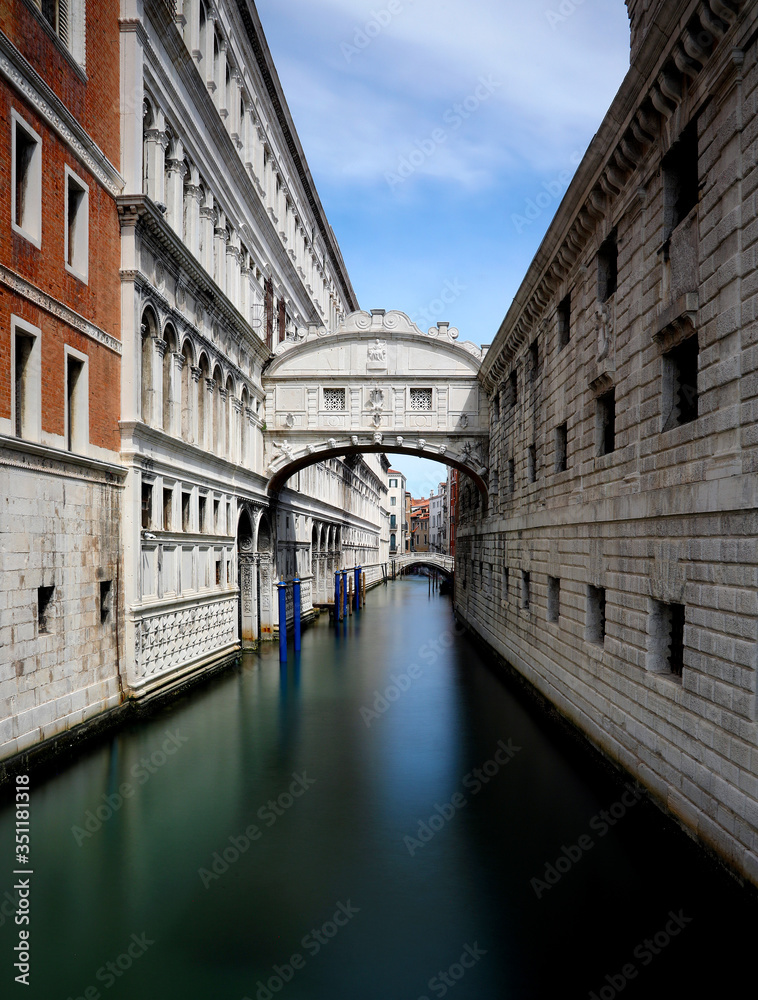 Bridge of sighs in Venice photographed with the long exposure te