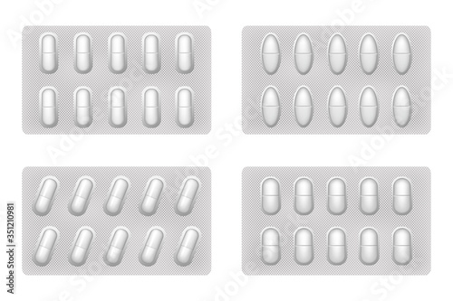 Set of 3D Medecine pills. Medecine painkillers, antibiotics, vitamins and aspirin tablets. Set of white blisters realistic icons with pills and capsules.
