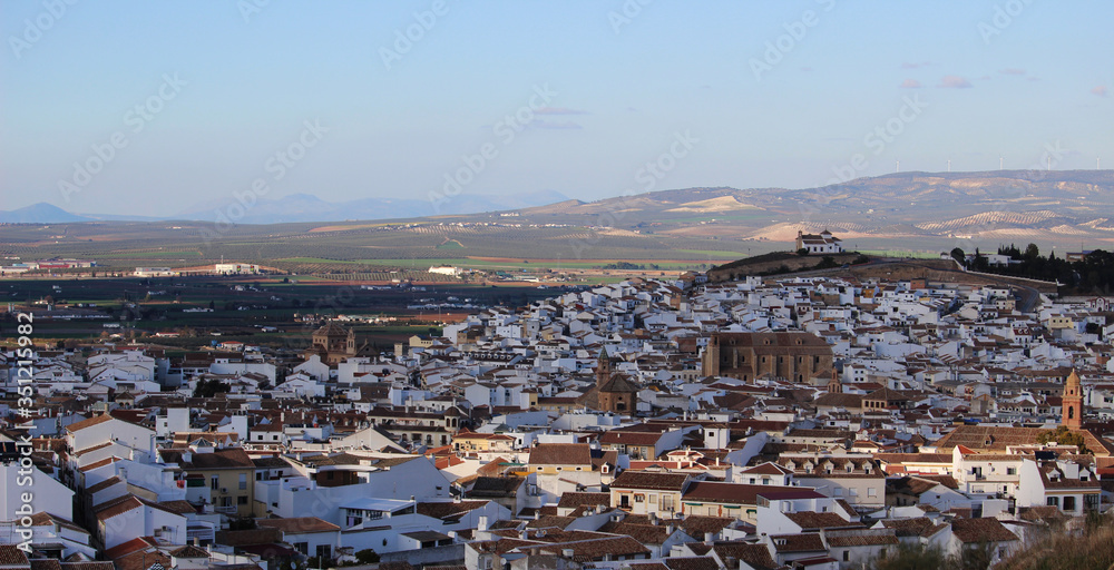Obraz premium Paisaje de la ciudad de Antequera (Málaga, España)