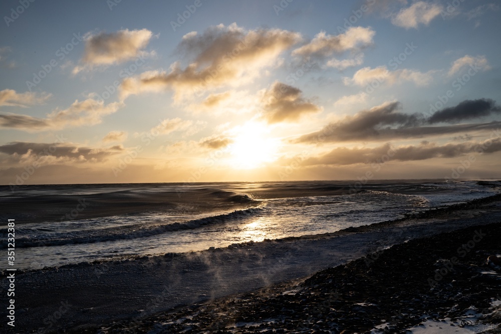 野付半島　冬の海と朝陽