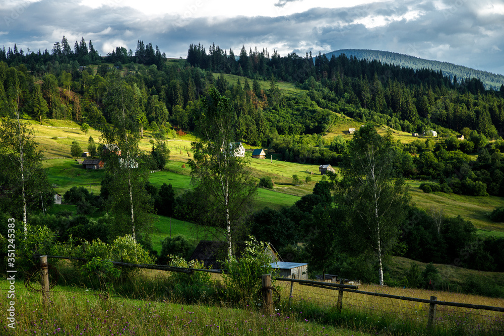 Obraz premium Sunset in the Carpathians. The Carpathians are a beautiful country of mountains. Carpathians are located in Ukraine. In the Carpathians, beautiful nature and many good people.