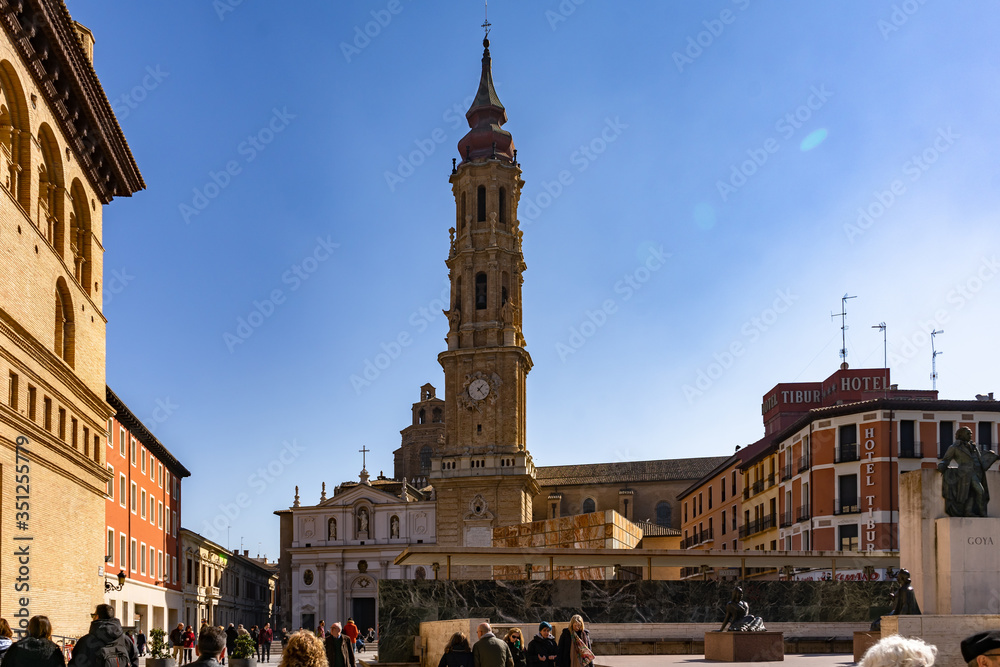 Fototapeta premium Salvador de Zaragoza Cathedral in Zaragoza, Spain.