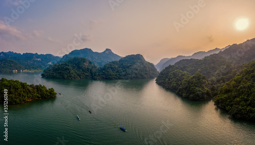 typical Vietnamese landscape in spring in Ba Be Lake © Jaro