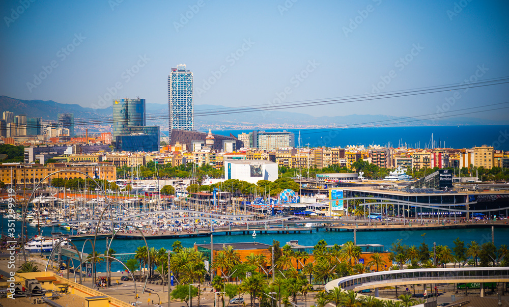 Obraz Widok na port w Barcelonie