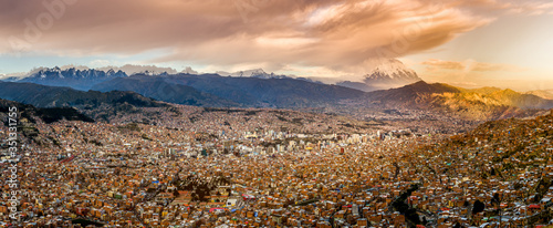Konstfotografi Panoramic HDR photo of the city of La Paz, Bolivia, during sunset with Illimani