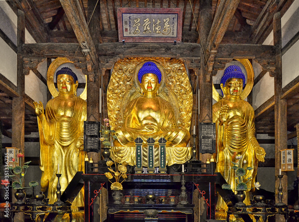Fototapeta premium Shōfukuji was the first Zen temple constructed in Japan. It was founded in 1195 by the priest Eisai, who introduced the Rinzai sect of Zen Buddhism from China. Fukuoka, 04-06-2015