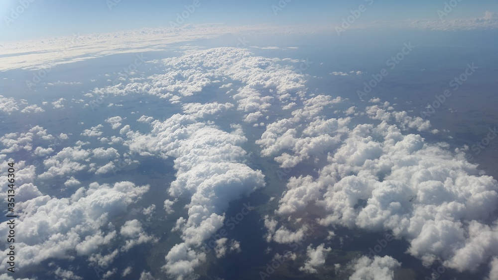 Naklejka premium aerial view of the clouds