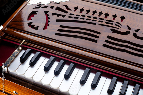 Harmonio, instrumento de teclado típico de la música india