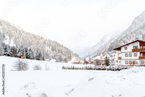 Österreich, Tirol, Imst, Ski Freizeit in Sankt Leonhard im Pitztal, Ortsteil Piösmes, Blick auf Piösmes