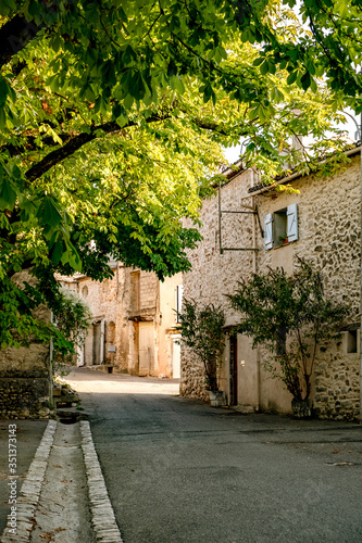 Frankreich, Provence-Alpes-Côte d'Azur, Rians, Das Dorf ist eine französische Gemeinde mit 4284 Einwohnern im Département Var in der Region Provence-Alpes-Côte d’Azur