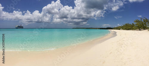 Fototapeta Naklejka Na Ścianę i Meble -  Little San Salvador Island, Bahamas - 2016
Also known as Half Moon Cay, is one of about 700 islands that make up the archipelago of The Bahamas, It is a private island