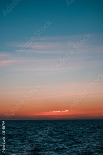 The background of the sunrise over the sea © Xiangli