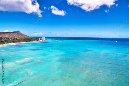 Fototapeta Naklejka Na Ścianę i Meble -  ハワイ　ワイキキビーチの景色