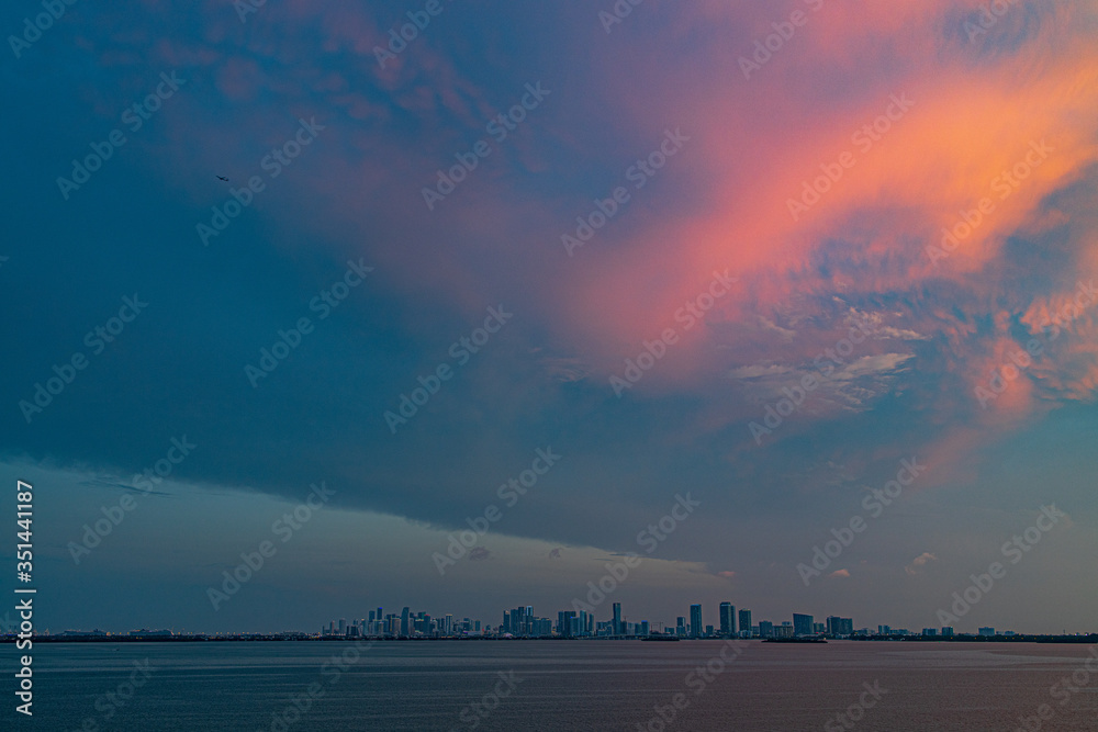 MIAMI CITY COLOR RED BLUE