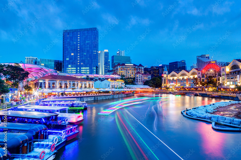 Sunset Blue Hour at Clarke Quay on Singapore River With Boat Light Trails - obrazy, fototapety, plakaty 