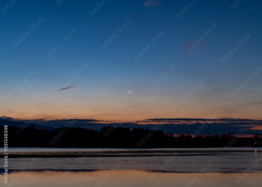 Naklejka premium モーニングムーン