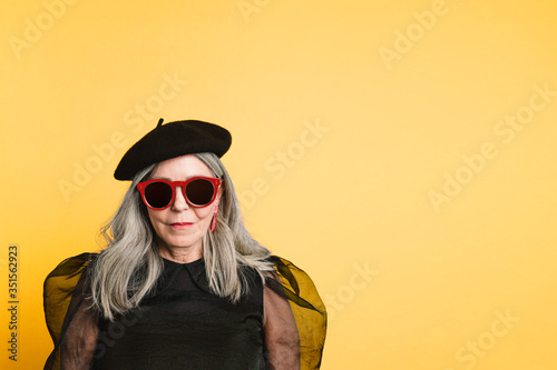 Senior woman in a fashion shoot © rawpixel.com