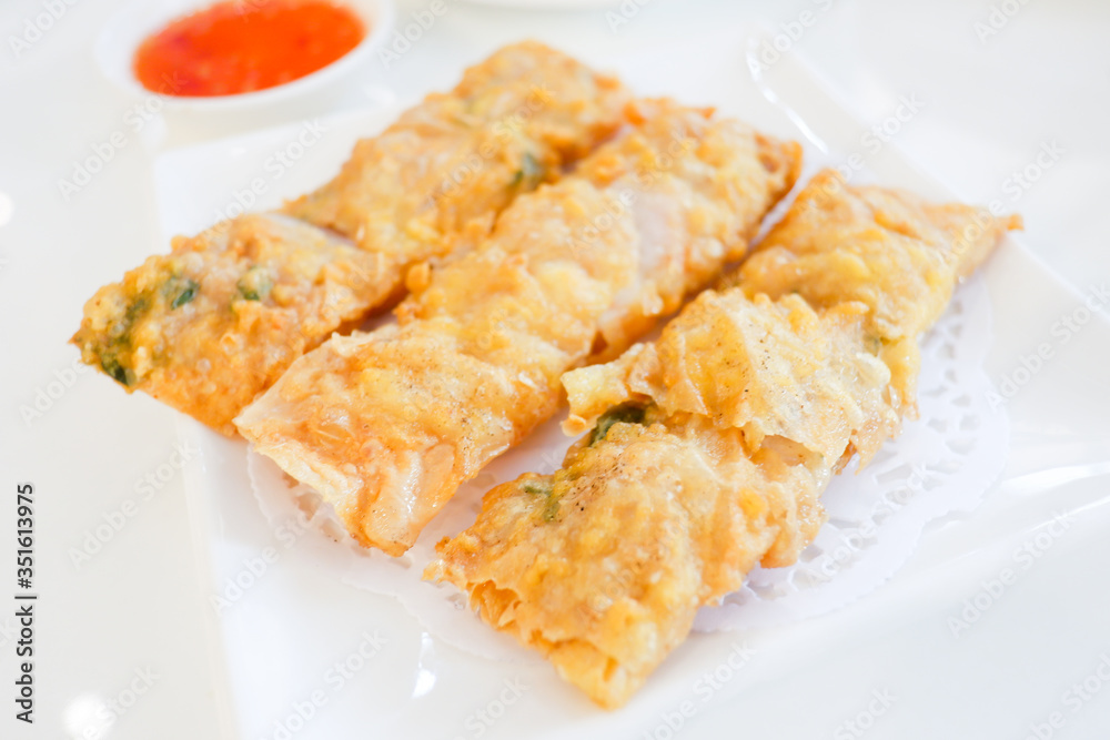 Crispy spring roll stuffed made with prawn and pork Crispy spring roll stuffed made with prawn and pork
