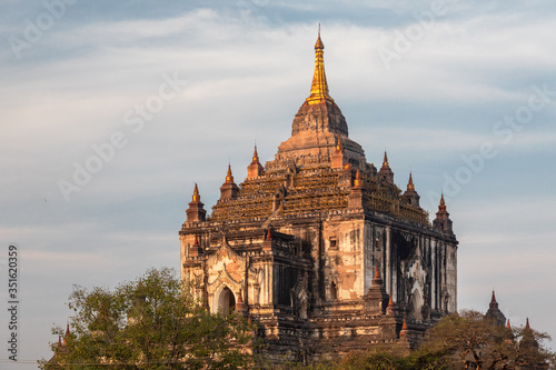 Thatbinnyu temple in the morning light