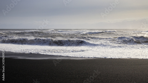 Reynisfjara beach - spiaggia nera in Islanda  © Roberto Zocchi