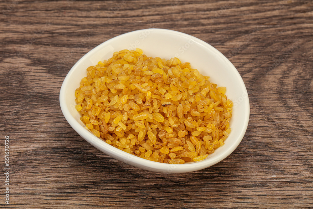 Vegetarian cuisine - dry bulgur for cooking Vegetarian cuisine - dry bulgur for cooking