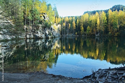 Fototapeta Naklejka Na Ścianę i Meble -  Czech Republic-view on lake Sandstone in Adrspach rocks