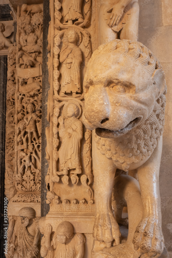 Fototapeta premium Detail of the Radovan's portal of the St Lawrence cathedral in Trogir, Croatia.