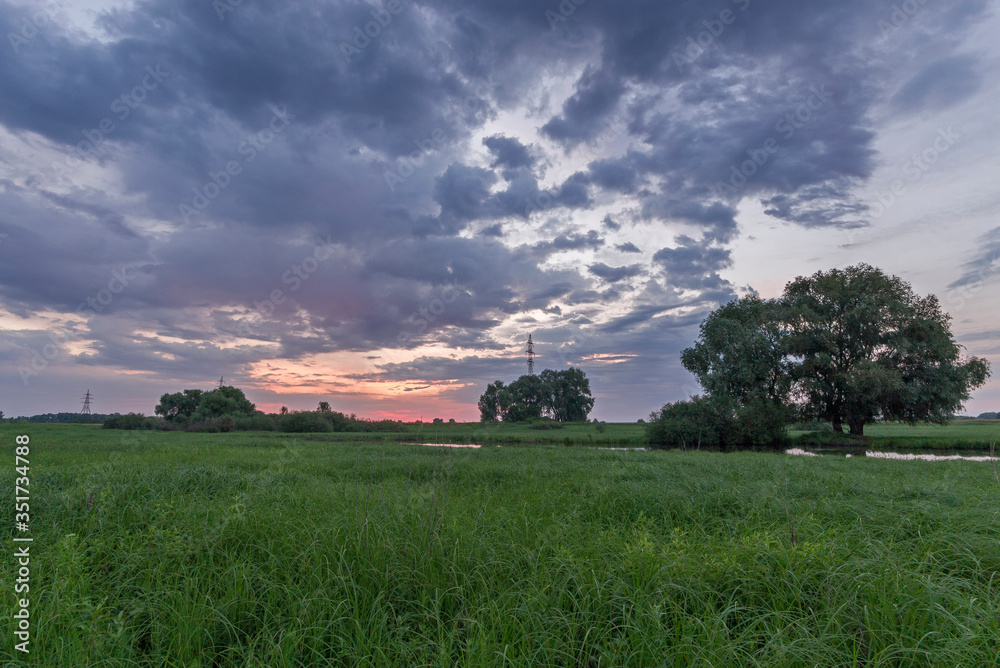 Obraz premium sunrise over the lake