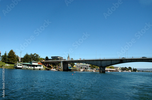 Valdivia Sur de Chile sudamerica rio Calle Calle naturaleza barcos yates deportes nauticos photo