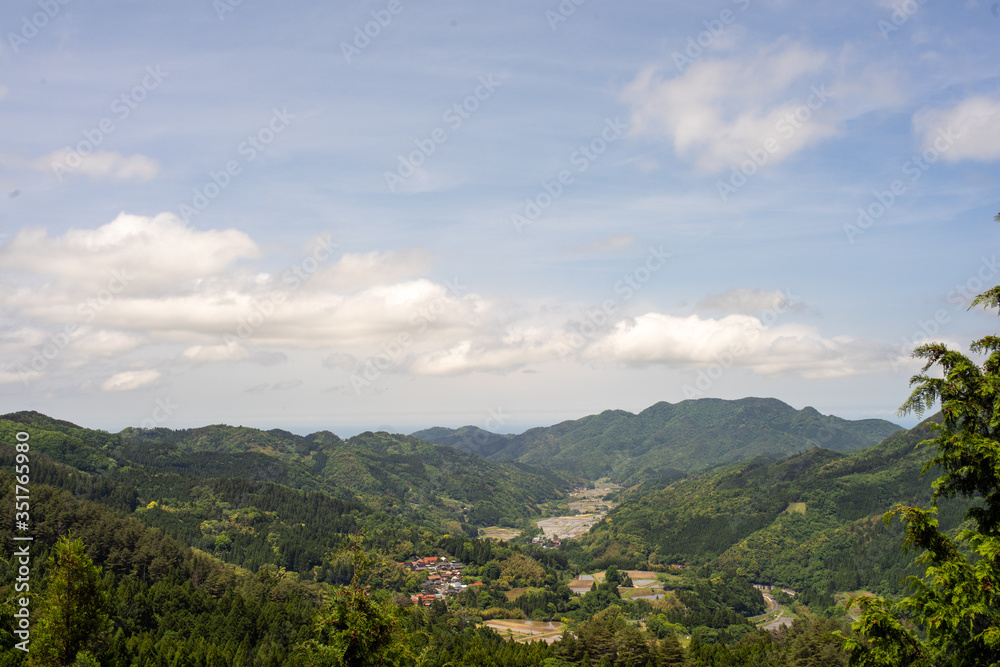 Naklejka premium とある山村遠景