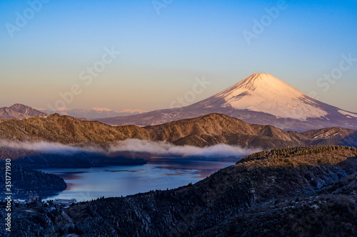 箱根の大観峰より朝の富士山