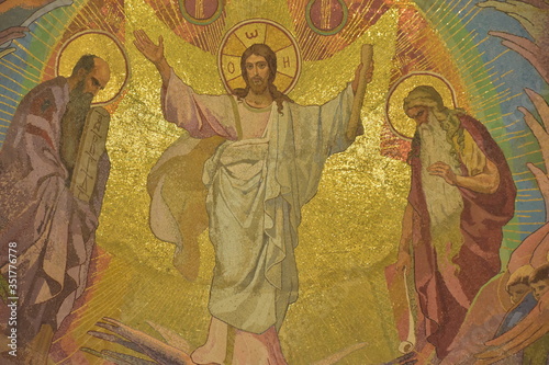 サンクトペテルブルグ随一の教会 芸術で埋め尽くされてます 血の上の救世主教会（ロシア）
