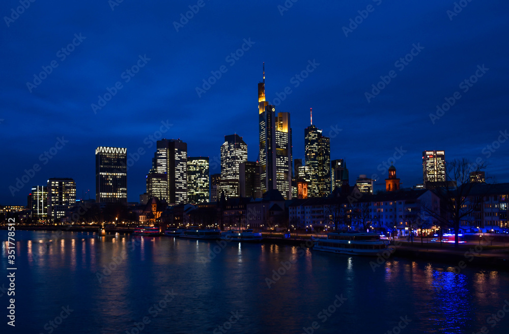 Obraz premium Frankfurt at night