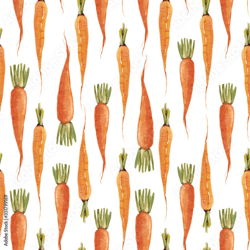 Beautiful seamless pattern with watercolor hand drawn carrot paintings. Stock vegetable illustration.