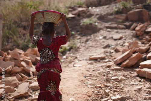 Obraz na płótnie Food scarcity problem affects little Girls in Africa