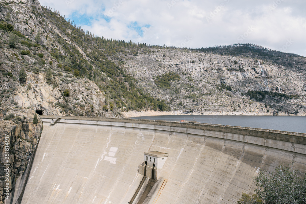 Hetch Hetchy Reservoir and O'Shaughnessy Dam in Yosemite National Park, California Hetch Hetchy Reservoir and O'Shaughnessy Dam in Yosemite National Park, California