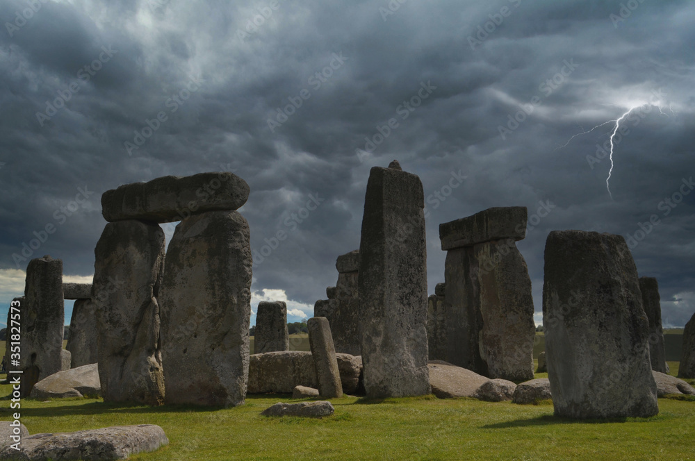 Naklejka premium Stone Henge bei einem Gewiter