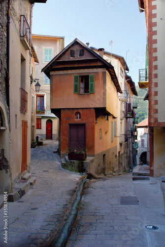 rue Cagnoli dans le village de Saint Martin Vésubie dans le haut pays niçois dans les Alpes Maritimes en France