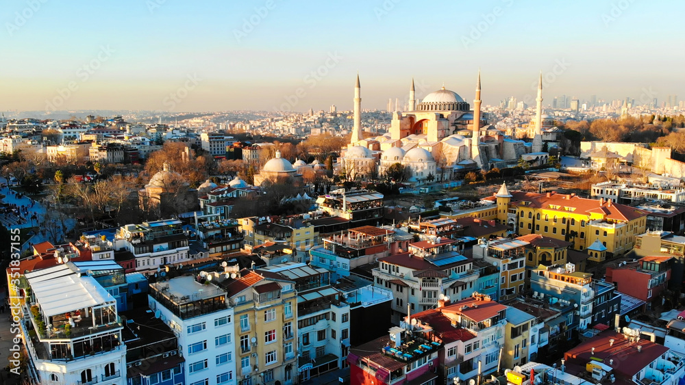 Evening aerial panorama of Istanbul overlooking Hagia Sophia and the Blue Mosque.