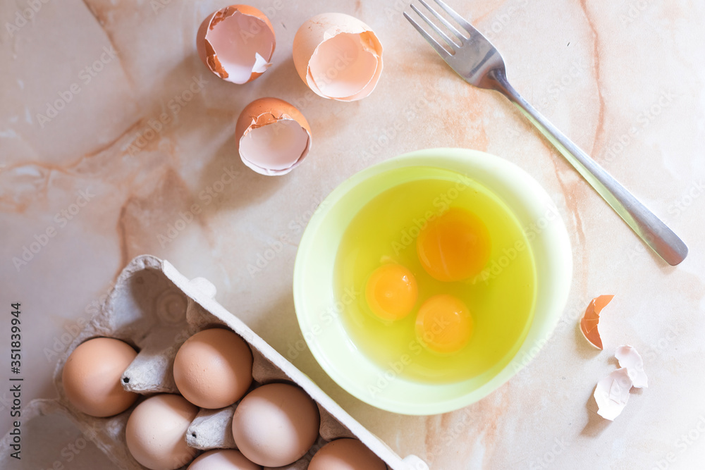 raw eggs raw eggs