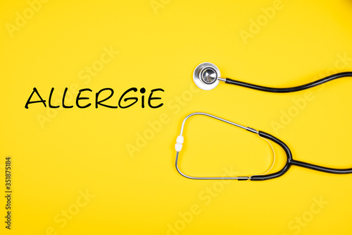 Banner Allergie mit einem Stethoskop beim Hausarzt oder Allergologen photo