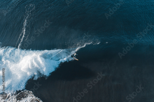 Fototapeta Naklejka Na Ścianę i Meble -  Surfing