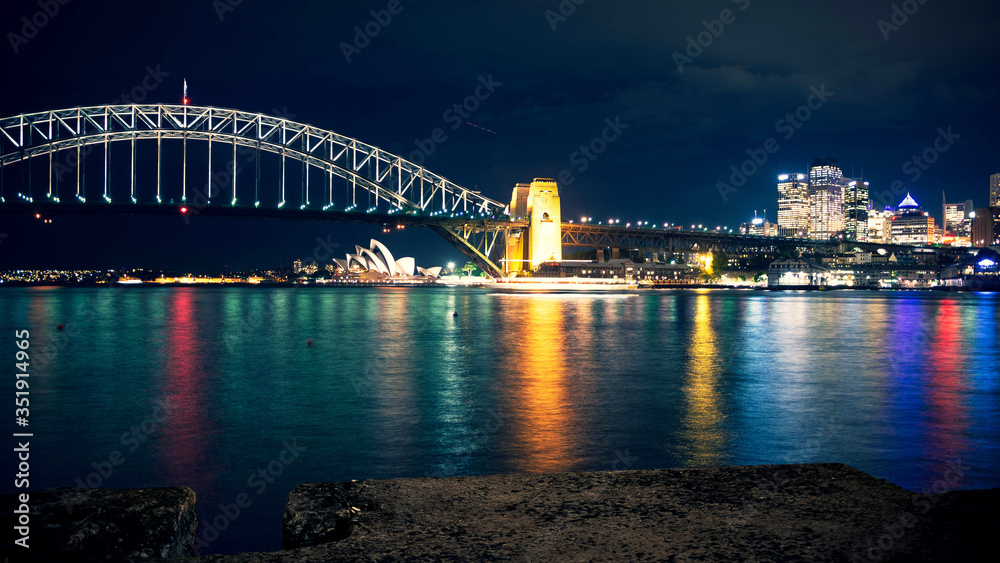 Naklejka premium sydney harbour bridge at night