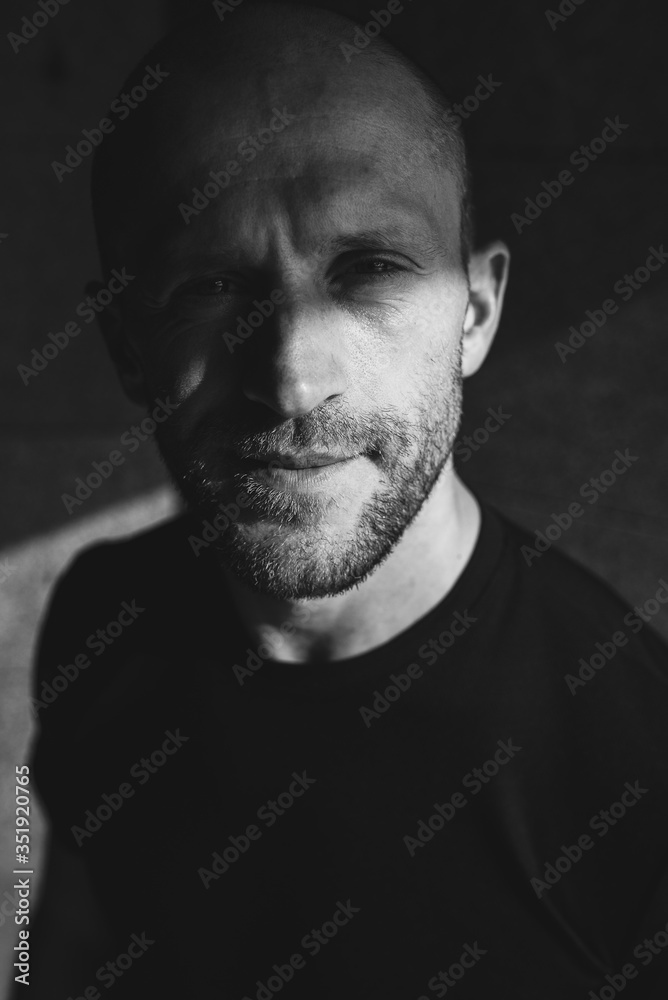 Obraz premium Portrait of the positive hero man