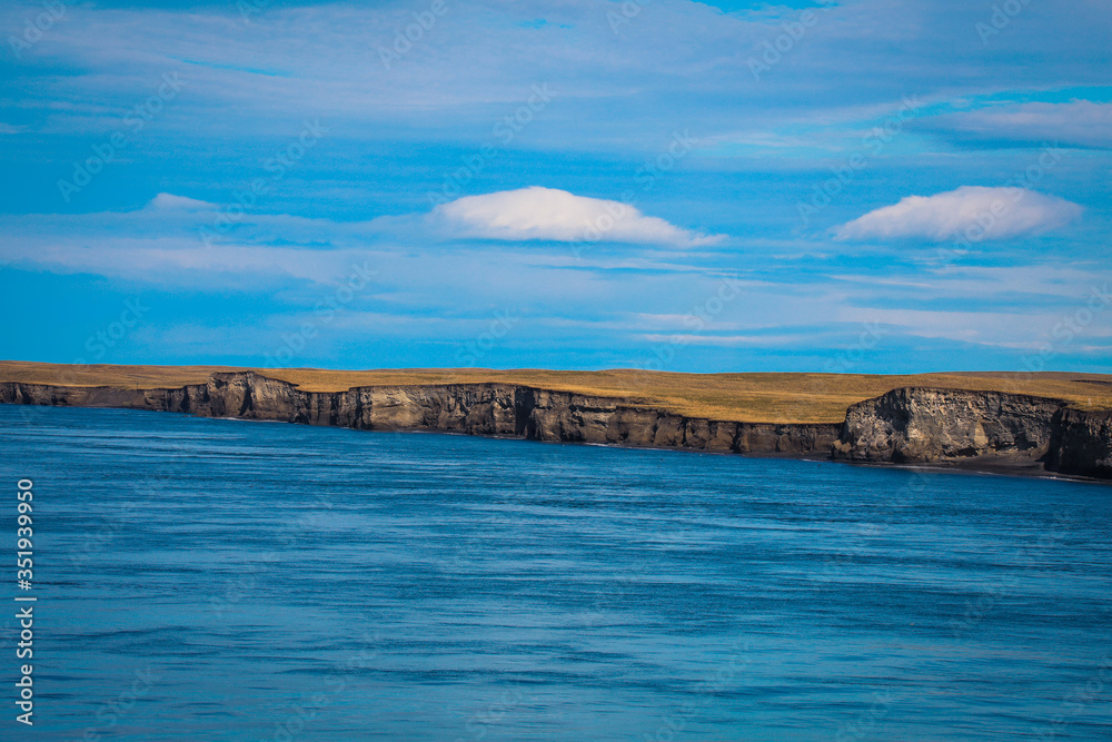 Obraz premium Breath taking View to the Blue Water on the Ferry Boat to Terra Del Fuego, Chile