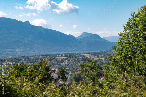 Vue sur le lac du Bourget depuis Chamb  ry  Les Monts 