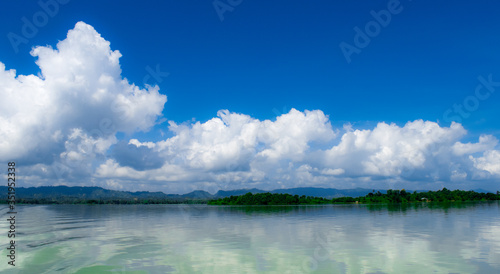 Fototapeta Naklejka Na Ścianę i Meble -  clouds over lake