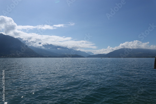 lake and mountains annecy